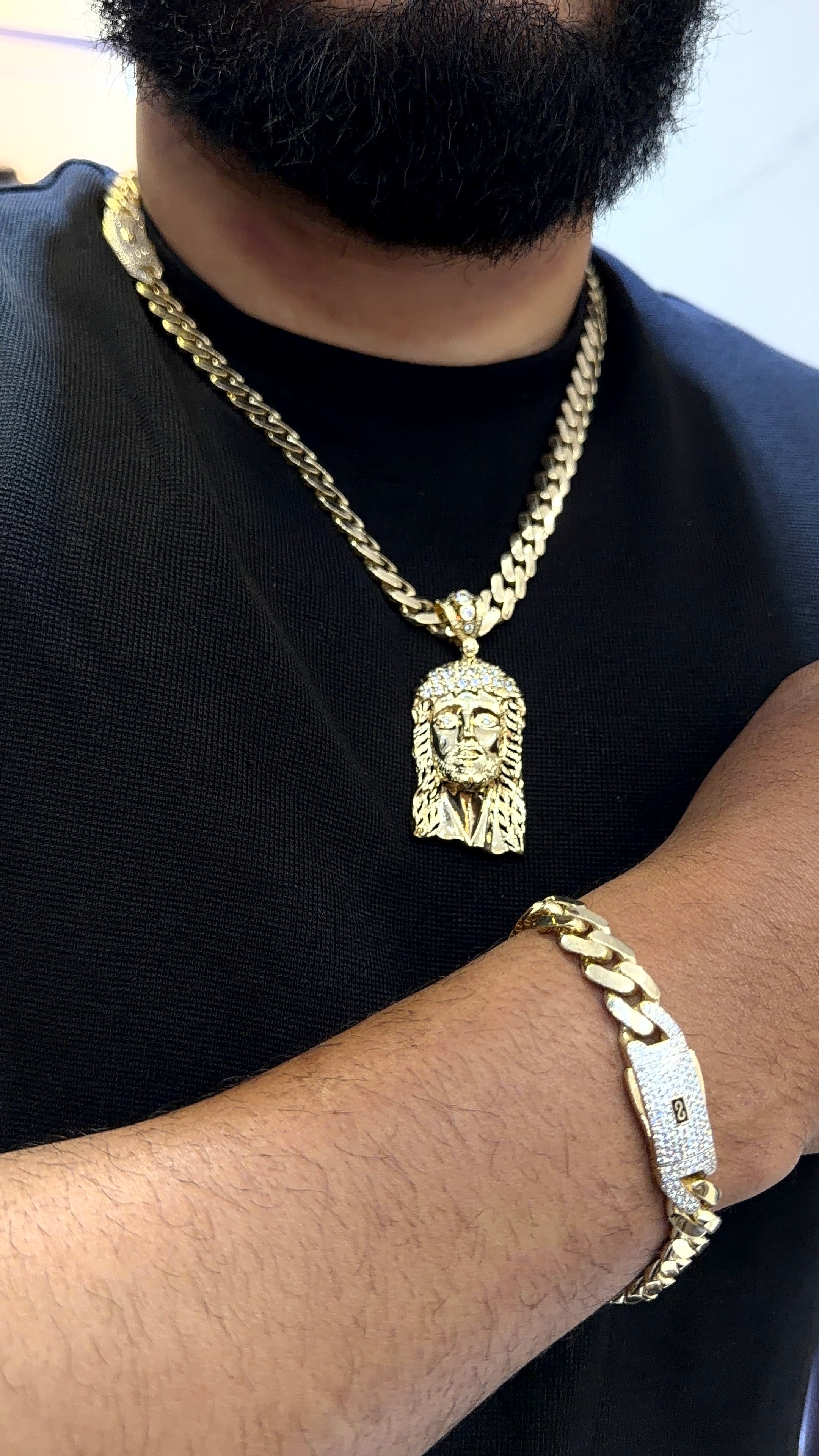CUBAN CHAIN SET WITH JESUS PEDANT